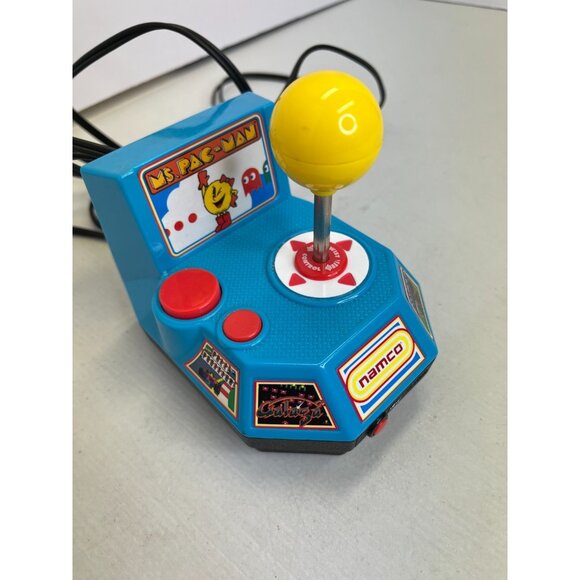 Ms. Pac-Man 5 in 1 Video Games Plug and Play 2004 Jakks Pacific TV Namco Vintage - Picture 1 of 6